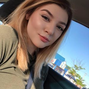 Meet your Posher, Gabriela